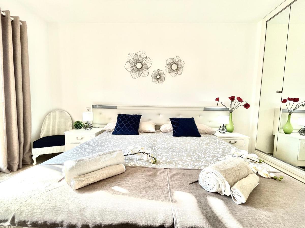 Sitio de Calahonda Riviera By The Beach 2 Bedroom Apartment מראה חיצוני תמונה